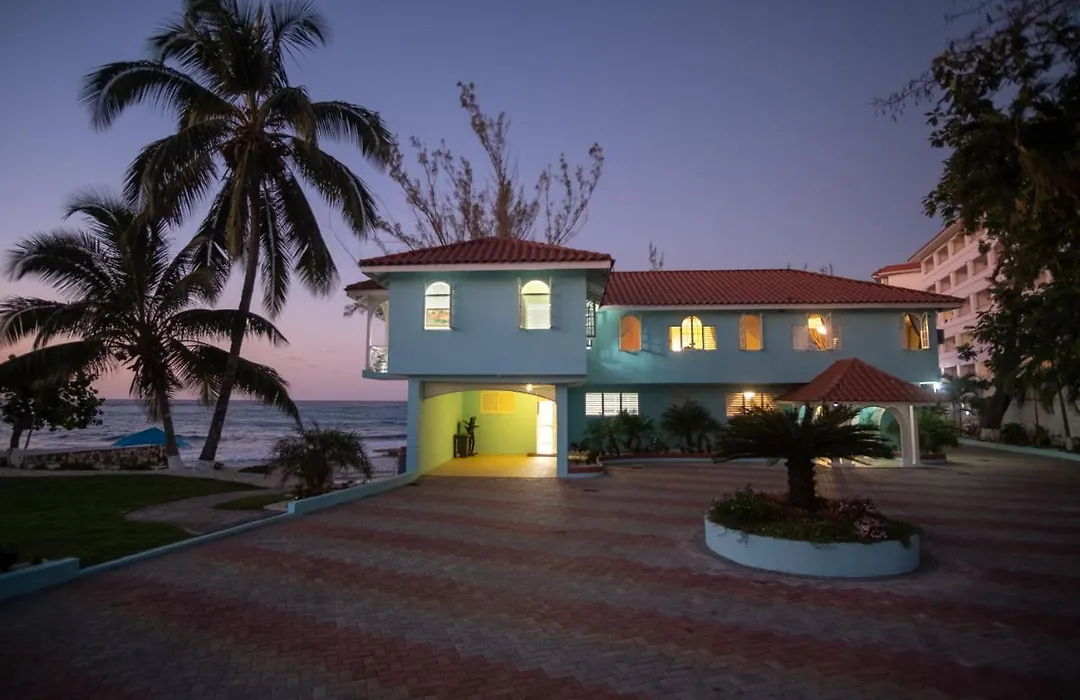 Edgewater Beach Villa - Beach Front, Close To All Attractions-1